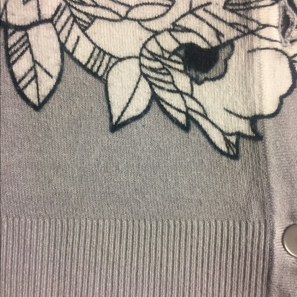 Cyrus Women’s Sweater, Size: L, Color: grey, white, black, button front-closure - Picture 9 of 14